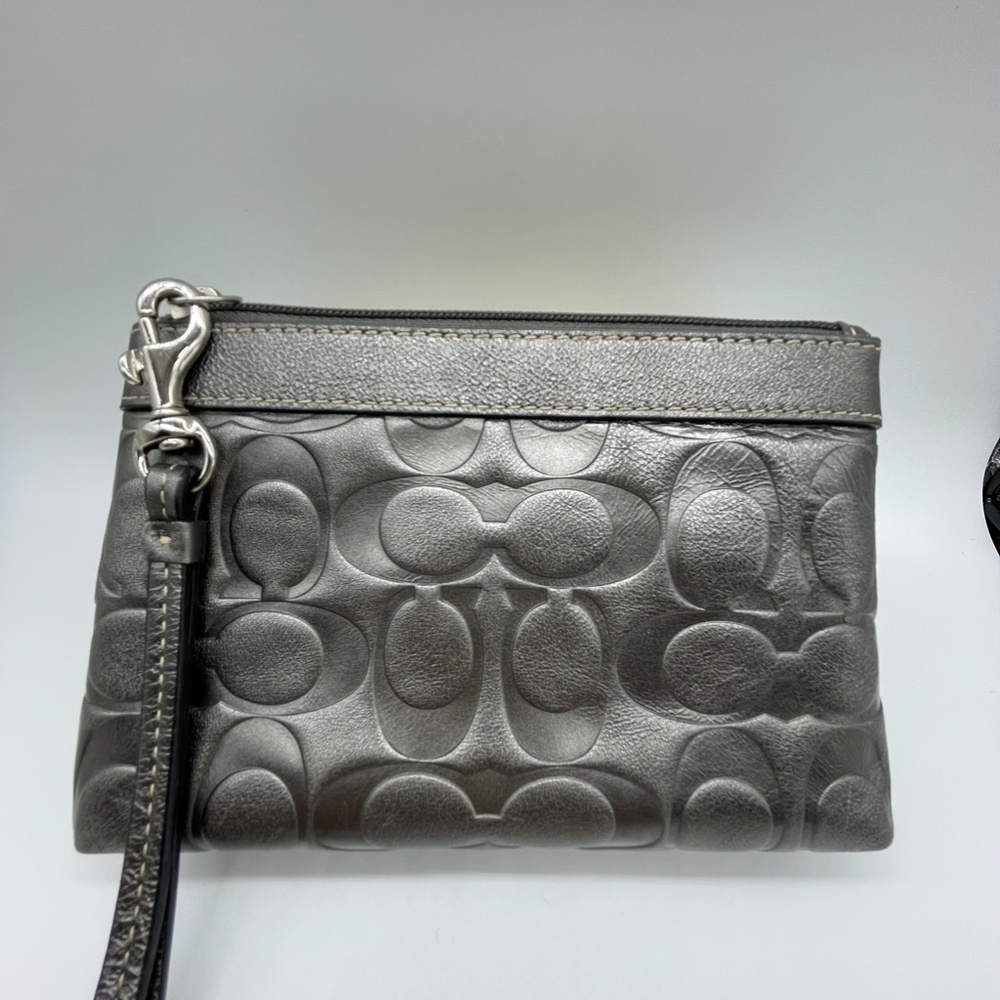 Coach Hampton Leather Shoulder Bag with Matching Zipper Pouch and Wallet - Picture 11 of 15